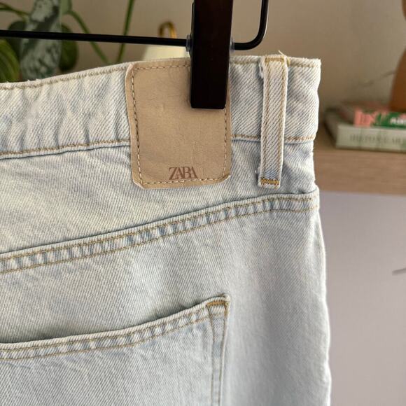 Zara Light Wash Wide Leg Jeans Size 8 Raw Hem 100% Cotton High Rise 30x30 - Picture 4 of 10